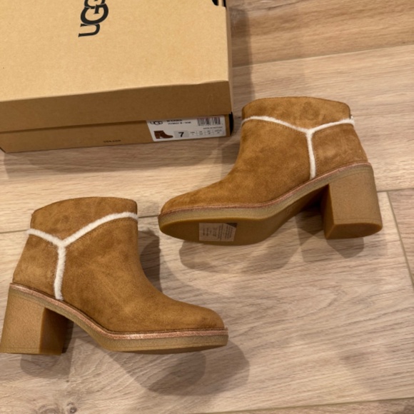 UGG Kasen Slip On Boot New in Box - Picture 7 of 10